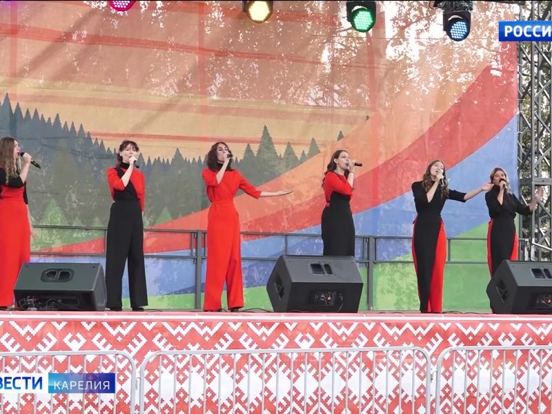 В Петрозаводске отметили годовщину воссоединения Донбасса и Новороссии ...