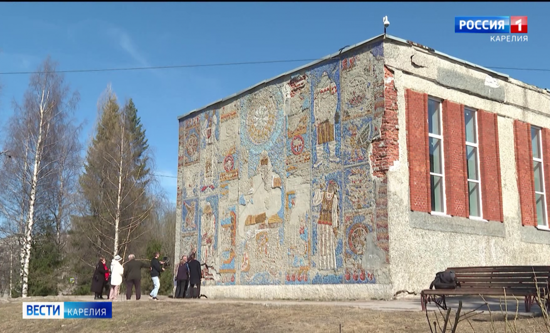 На стене Питкярантского Дома культуры восстановят мозаичное панно
