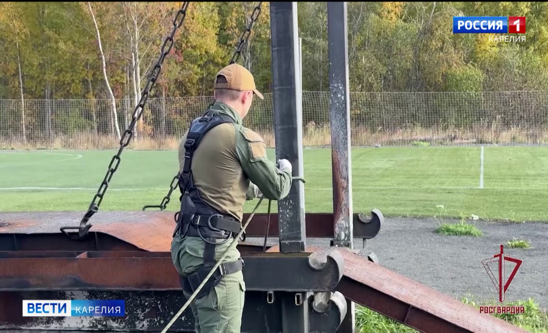 Бойцы Росгвардии оттачивали навыки штурмового альпинизма