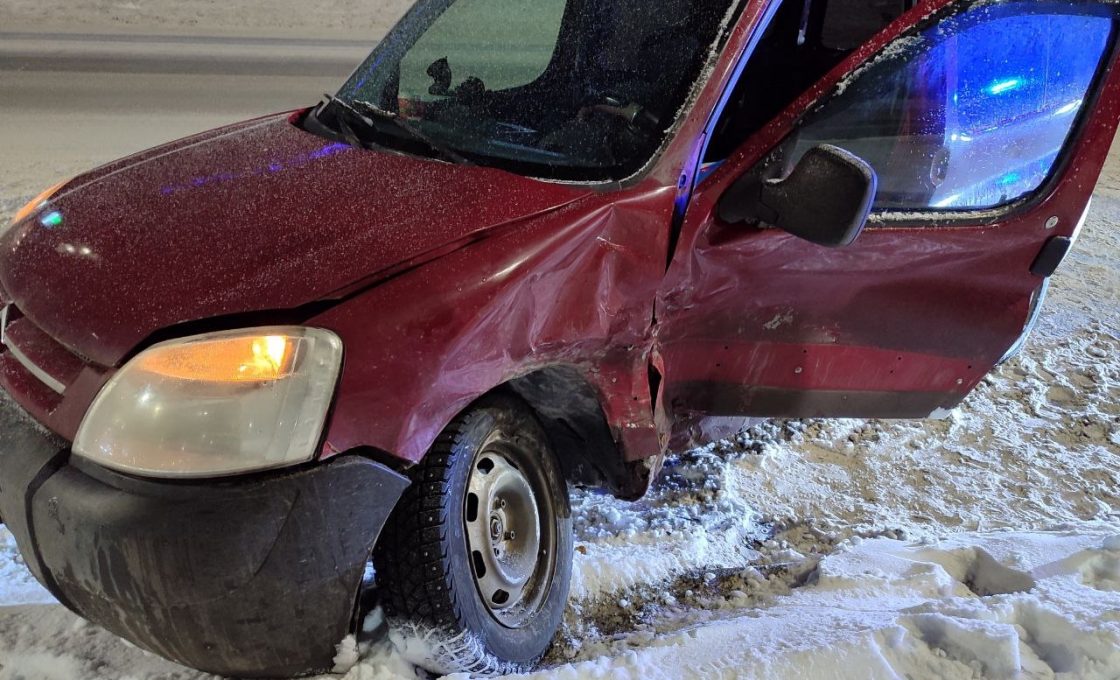 В Петрозаводске водитель травмирован в ДТП