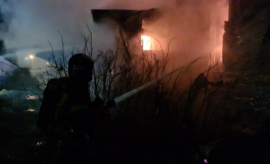 Жилой дом сгорел ночью в Соломенном