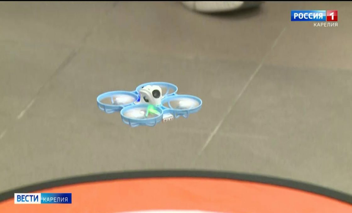 В Петрозаводске прошли первые соревнования среди студентов ПетрГУ по дронрейсингу