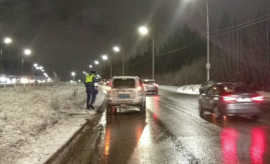 Женщину увезли в больницу после ДТП в Петрозаводске