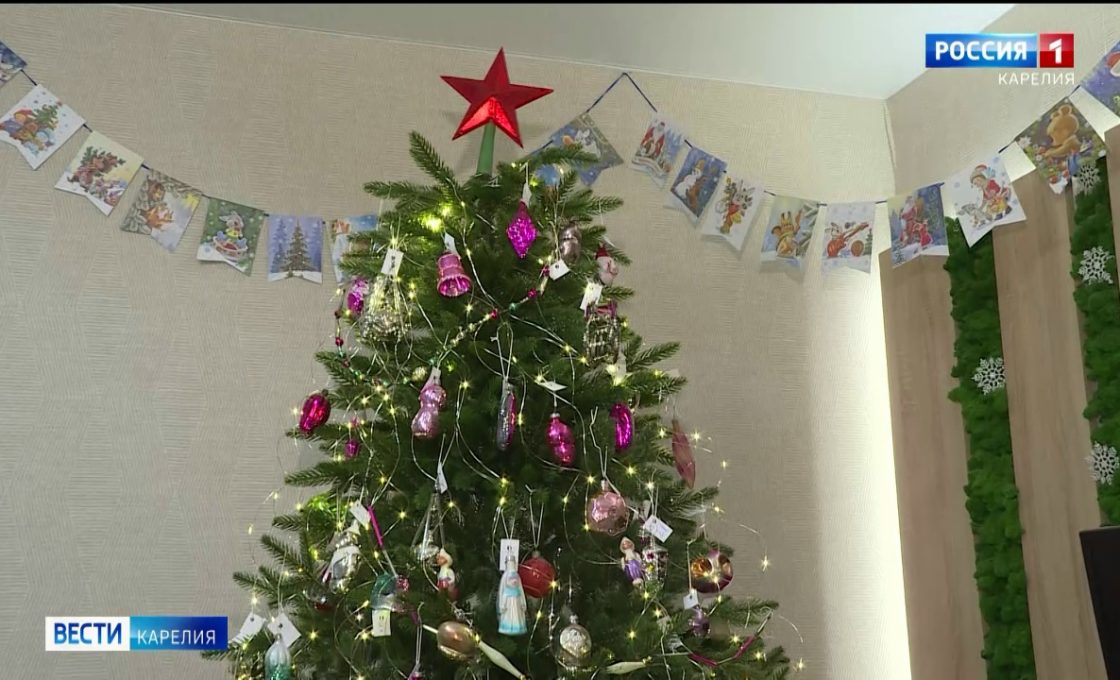 Петрозаводчанка Александра Бодёнова показала нам свою коллекцию новогодних украшений