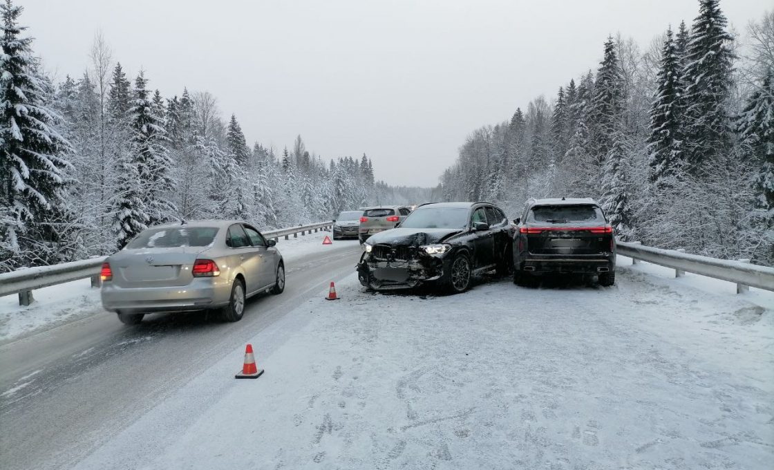 Массовая авария произошла в Олонецком районе