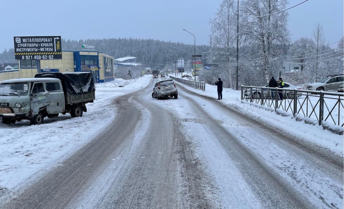 Два автомобиля столкнулись в Сортавале