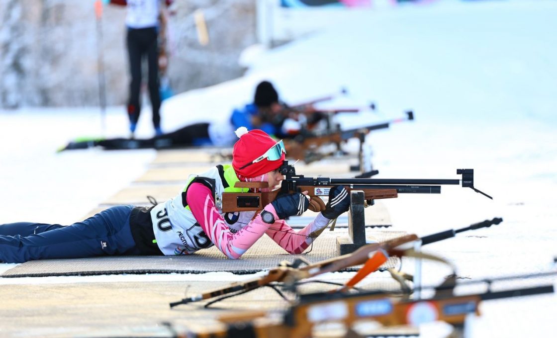 Более 120 биатлонистов вышли на трассу «Кургана» в Петрозаводске