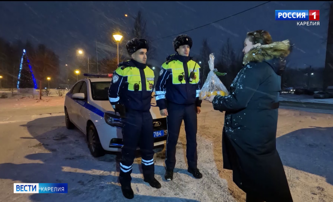 Наша съемочная группа встретилась с теми, кто проводит праздник не в кругу семьи, а на работе