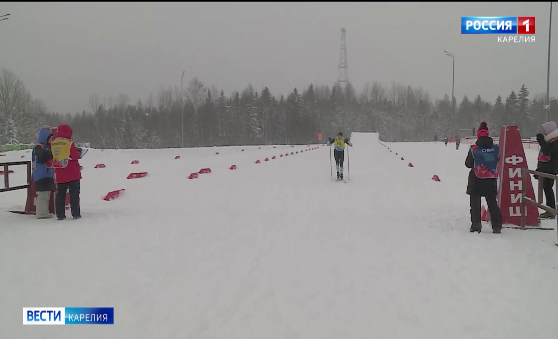 Сотни любителей и профессиональных спортсменов собрались побороться за титул победителя республиканского первенства по лыжным гонкам