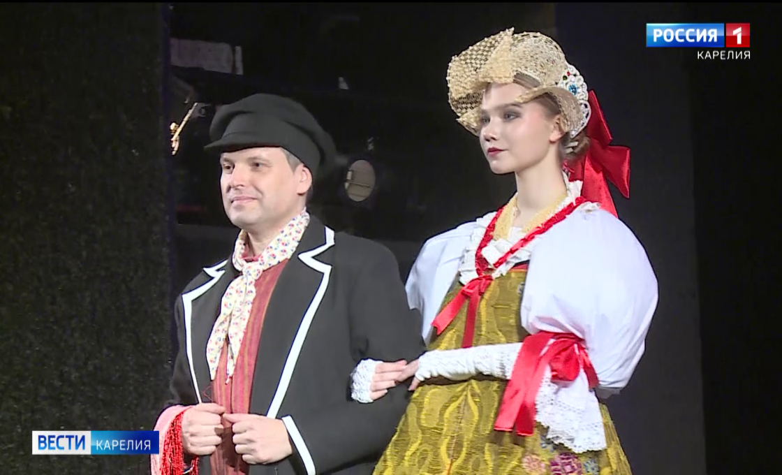 Платья и костюмы известных карельских дизайнеров показали на показе «Вдохновленные севером»