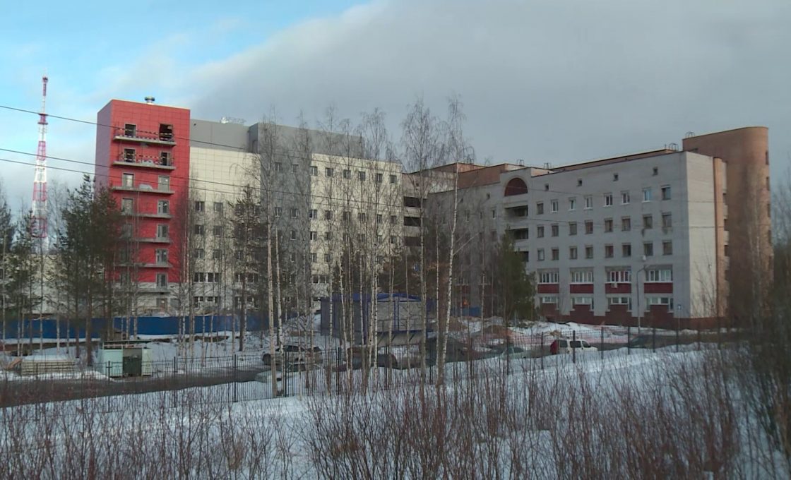 В новых корпусах Республиканской больницы идет монтаж оборудования