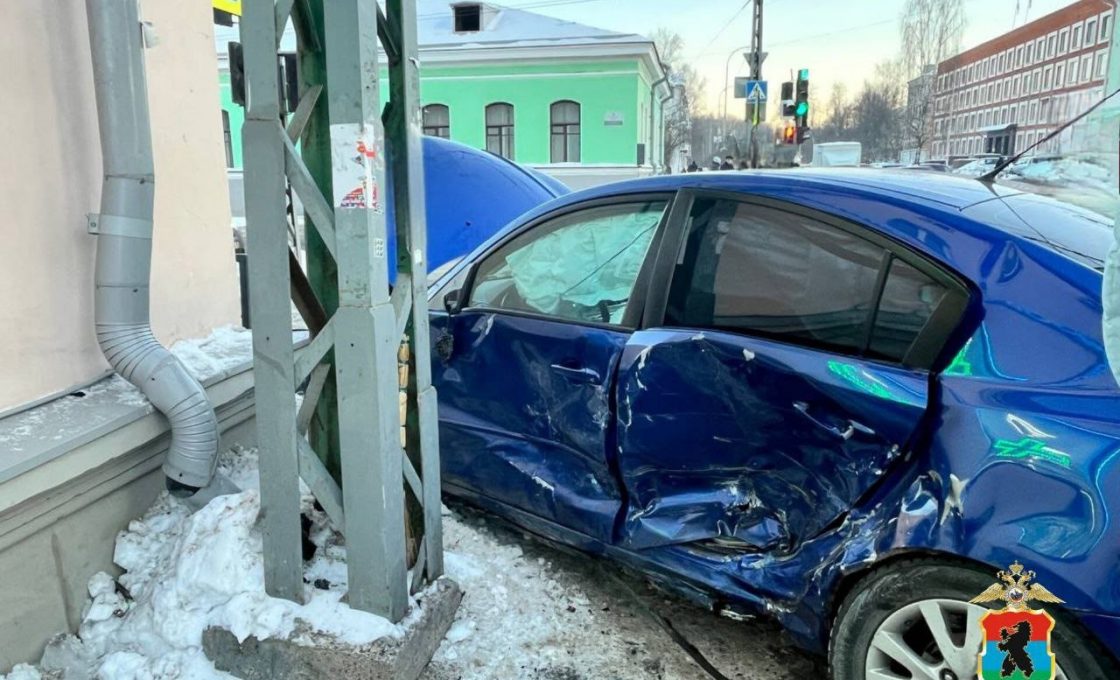 Четыре человека пострадали в ДТП в Петрозаводске