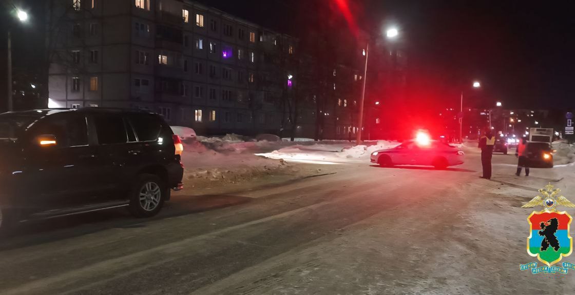 Женщина поскользнулась на льду и погибла в ДТП в Петрозаводске