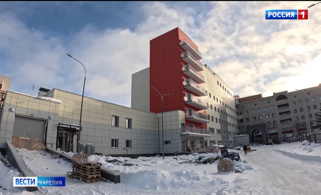 В больничном блоке Б на Древлянке начался монтаж медицинского оборудования