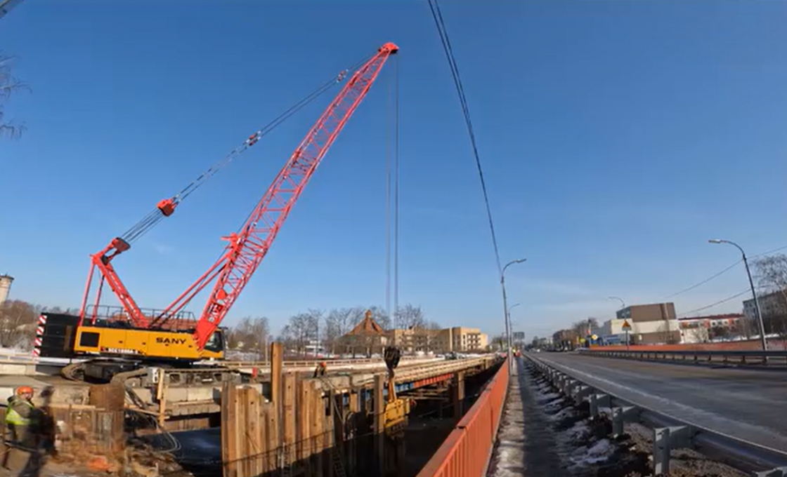 Открыто движение по временному мосту через реку Мегрега в Олонце