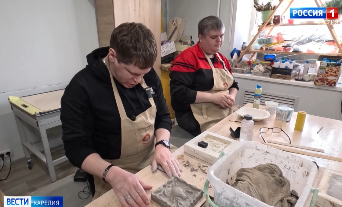 К Международному дню людей с синдромом Дауна мы подготовили репортаж о центре «Преодоление» и его посетителях