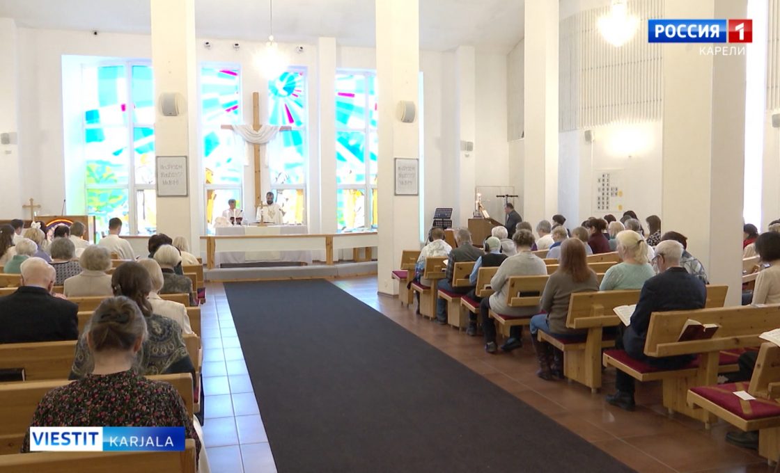 Äijänpäivän sluužbu piettih Petroskoil