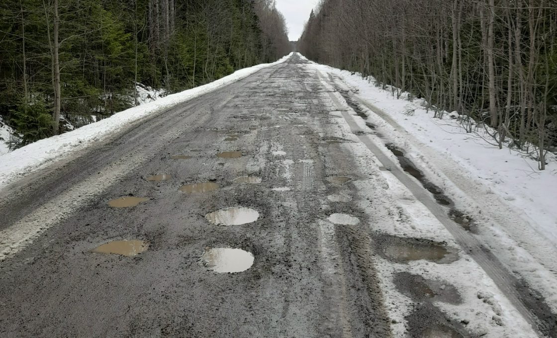 Из-за плохой дороги автобус «Петрозаводск — Орзега» не идет до конечной остановки