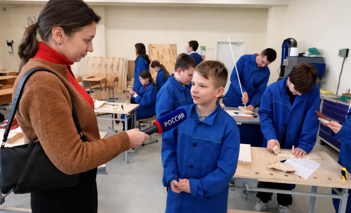 Шестиклассники из Петрозаводска мастерят уютные скворечники