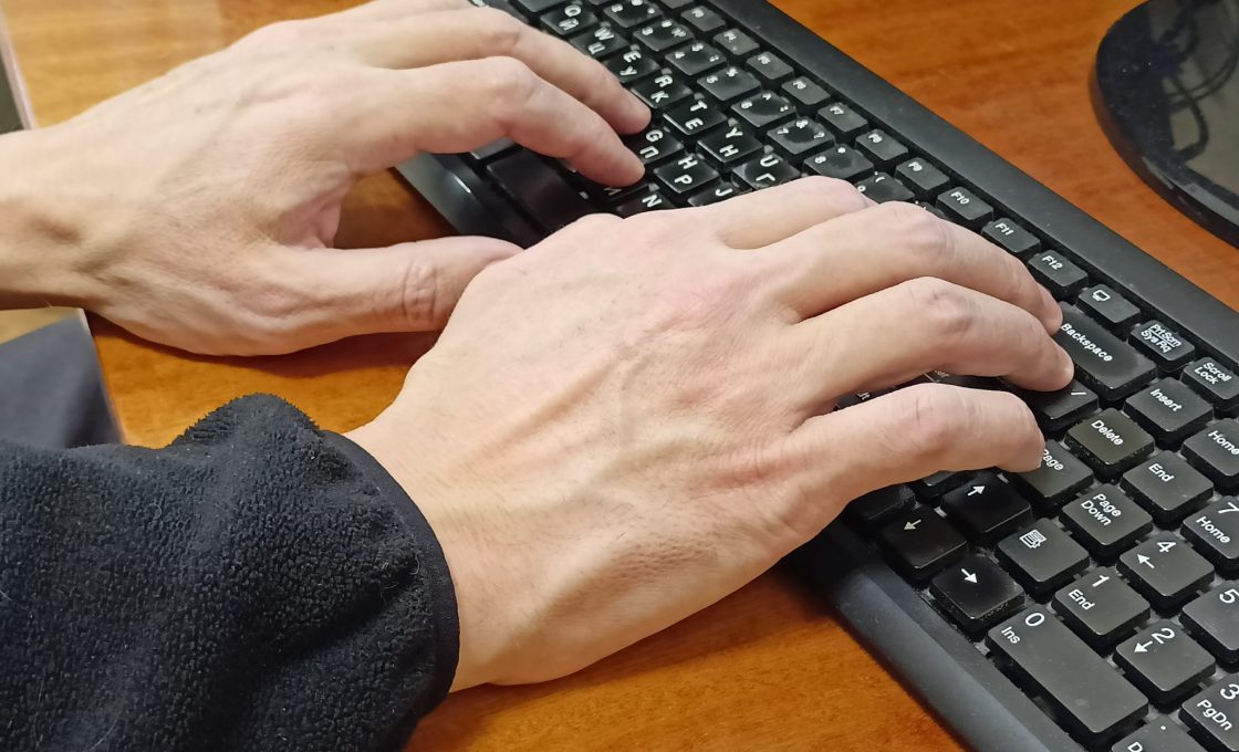 Пенсионер из Петрозаводска лишился сбережений и автомобиля после общения с мошенниками