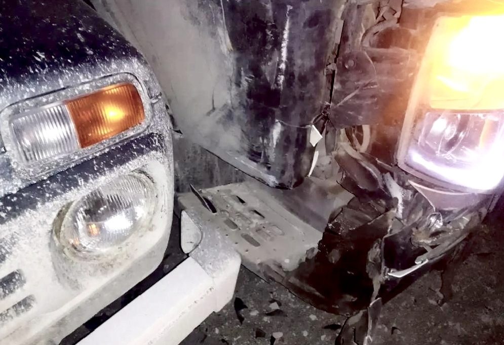 Бензовоз и легковушка столкнулись в Лахденпохском округе