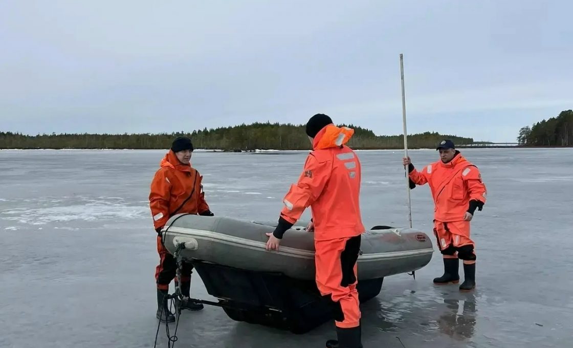 Тела погибших рыбаков подняли в двух районах республики