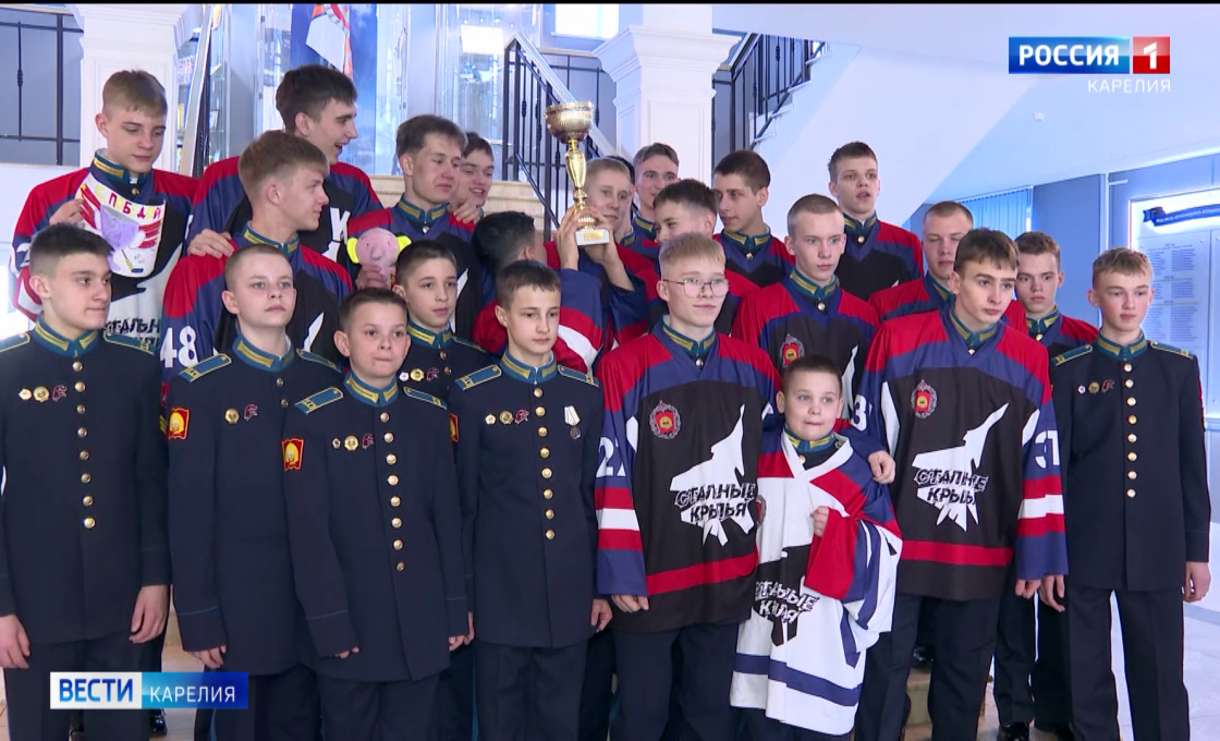 Воспитанники Петрозаводского президентского кадетского училища завоевали серебро на первенстве Вооружённых сил РФ по хоккею