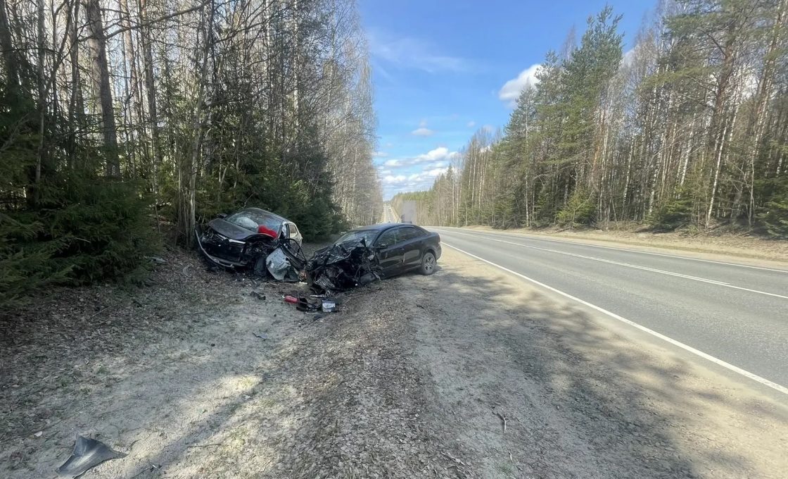 Два автомобиля столкнулись в Беломорском округе