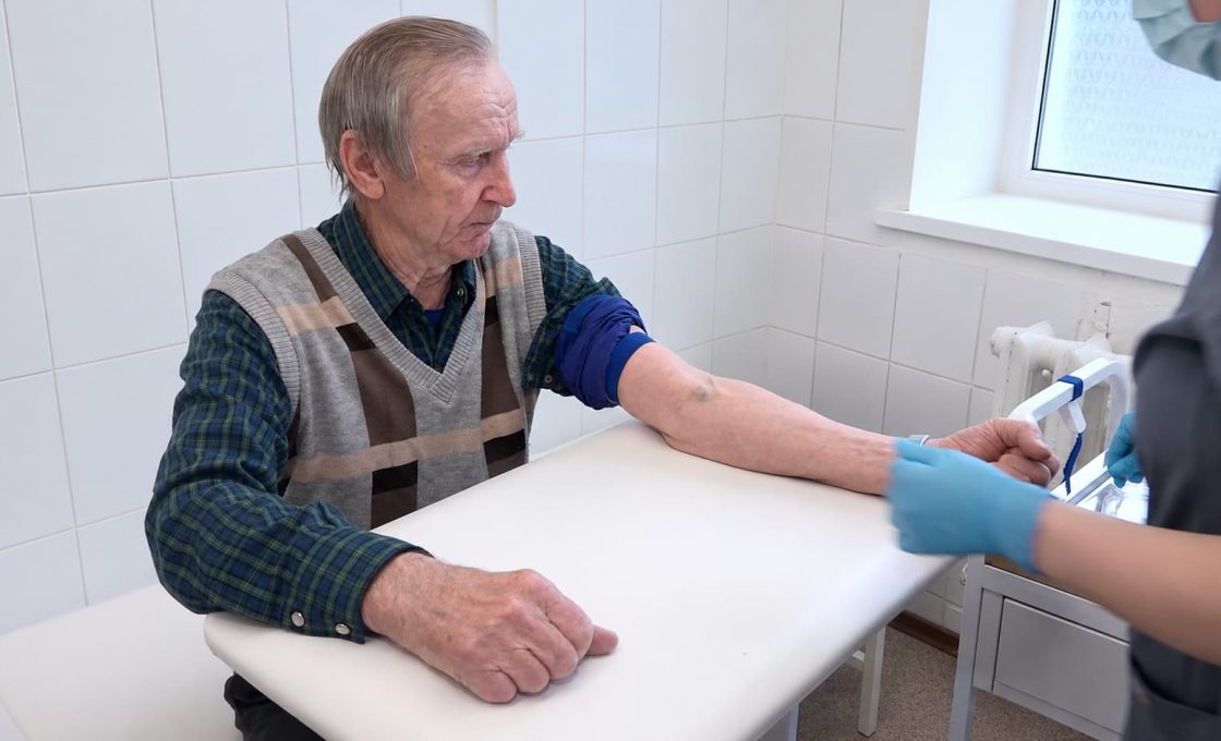 Кровь карелов изучают учёные из Сургута: зачем нужен этот генетический «портрет»