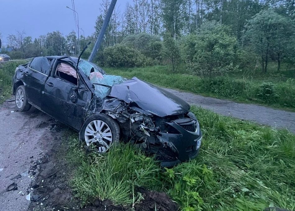 Трое молодых людей пострадали в ночном ДТП в Сортавале