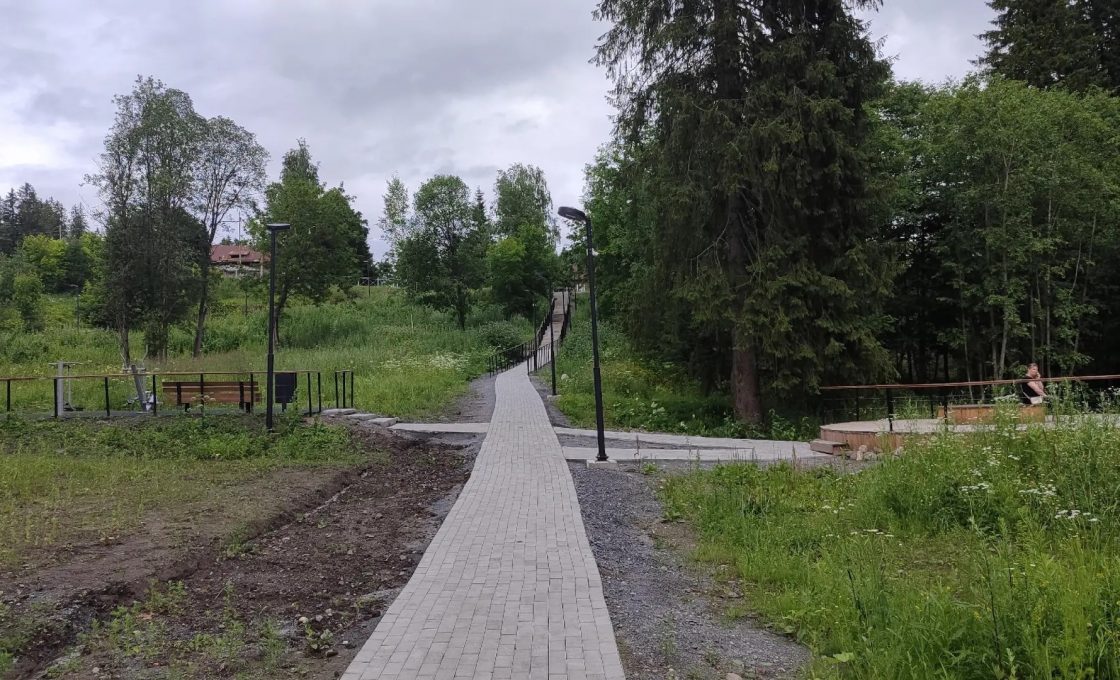 В Лахденпохье продолжается благоустройство парка Аурайоки